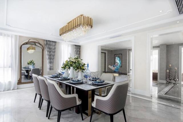 新房装修别再做吊顶了，设计师说只走一圈石膏线，更显大方高级