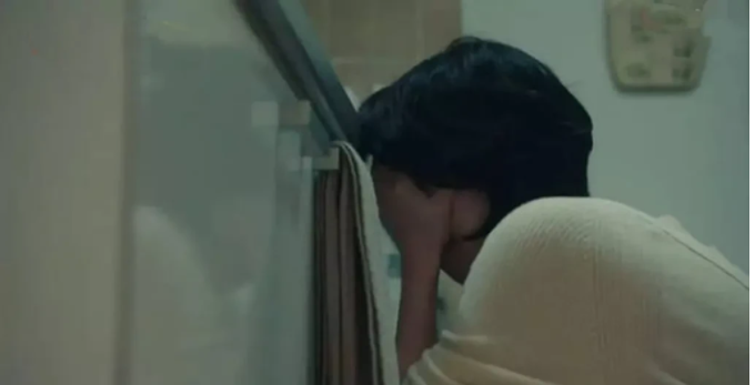 广东佛山,男子拿走妻子手机,偷看了里面的内容