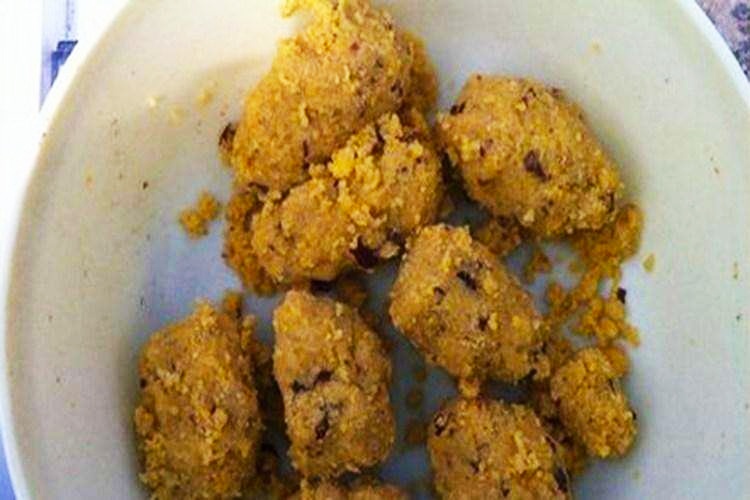 |夏季钓鱼的两款自制饵,节约银子还制作简单,效果也是杠杠的