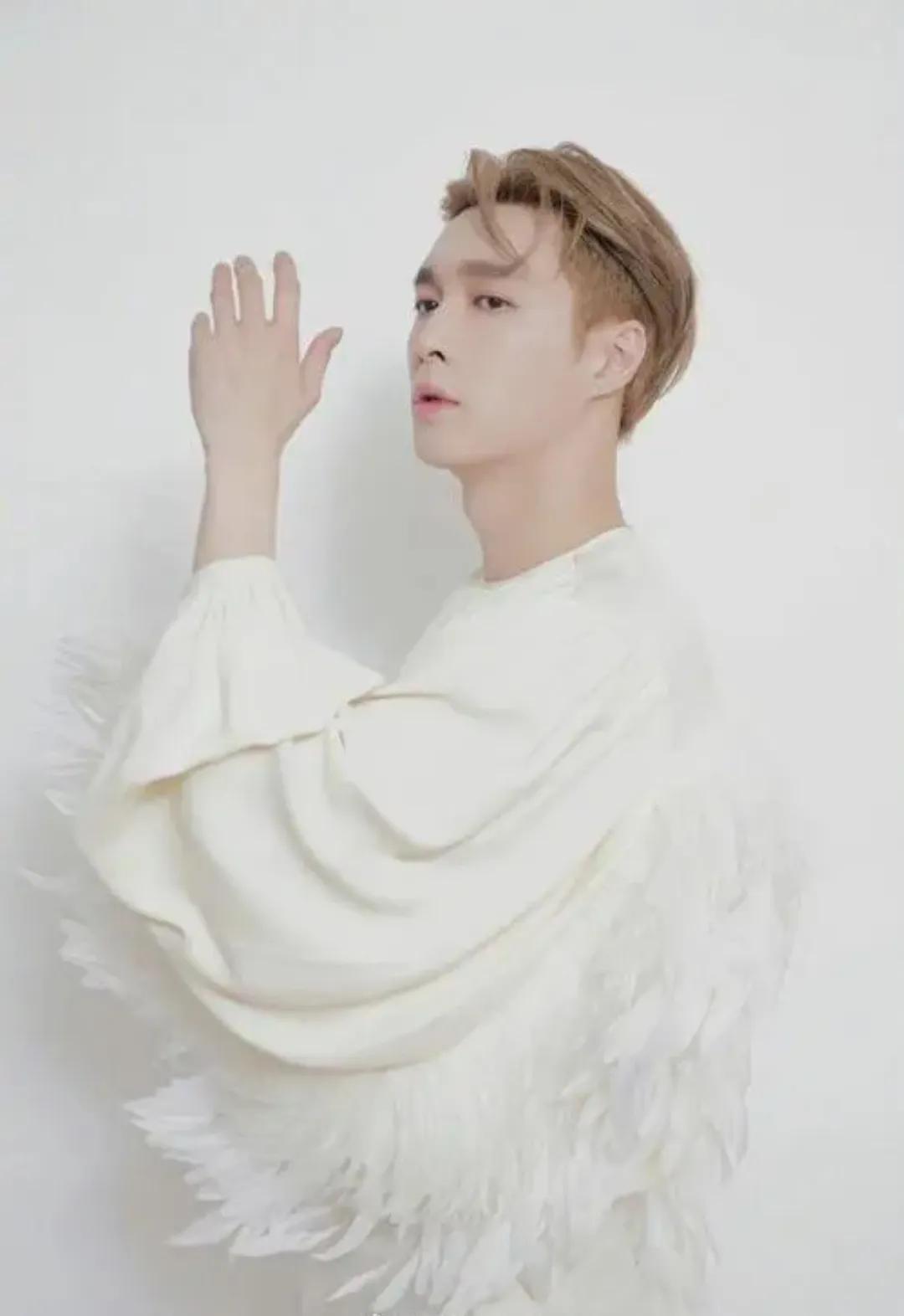 明星|有哪些明星是别人都说好看只有你觉得不好看甚至感觉丑的？