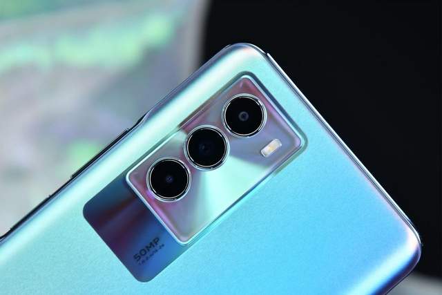 骁龙870|不能红米K40独美:iQOO Neo5 SE价格跳水,骁龙870顶配2199元