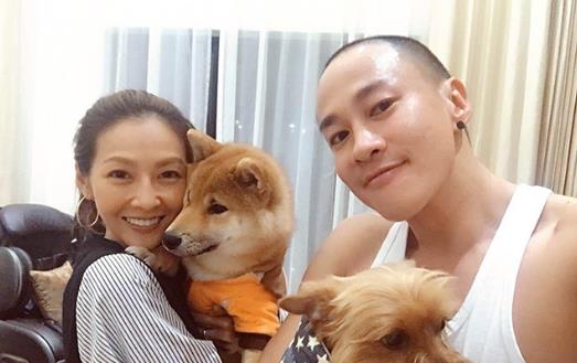 何润东晒出自己的豪宅，夫妻俩都活得好真实，衣柜里的衣服都不叠