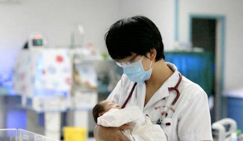 云南残疾女子嫁高龄丈夫,41岁冒死生娃,孩子出生后她后悔了