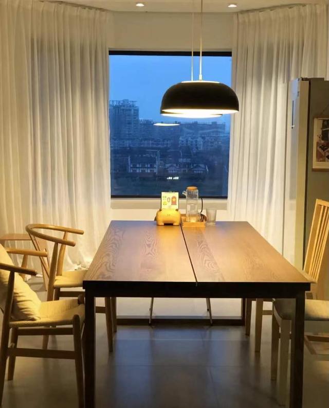 90后夫妇新家名场面,父母眼中的“家徒四壁”,却是自己的理想家