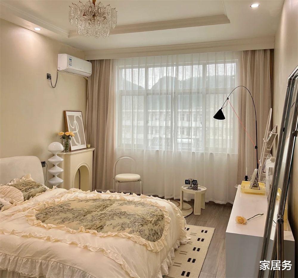 小姐姐一个人住38㎡LOFT公寓,虽然屋内面积小,但还算整洁干净