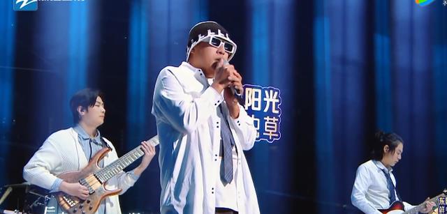 周深|周深细腻演唱《克卜勒》，唯美音色仿佛穿越星际，温暖又治愈