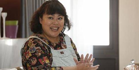 李菁菁|身缠千万诈骗风波后，演员李菁菁首次现身，与好友热聊心情大好