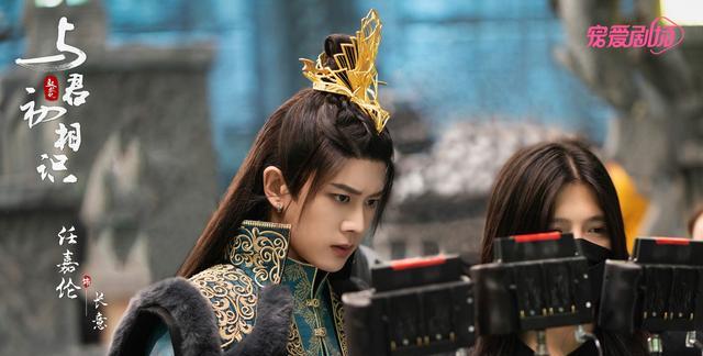 夜华|任嘉伦新剧将袭，首度合作李一桐、李沐宸，女配还是三金影后