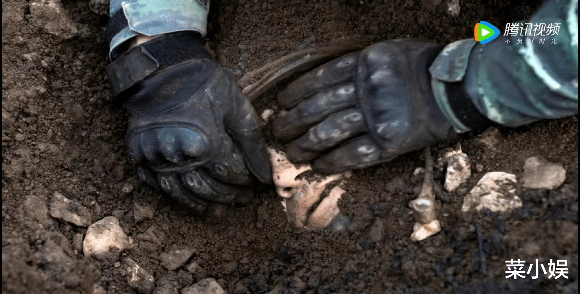 直男|看了《特战荣耀》的惨烈场面后，还觉得这些“宋冬野”无辜吗？