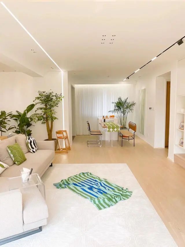 成都160平的无主灯设计,在春天的阳光下格外的温馨与浪漫