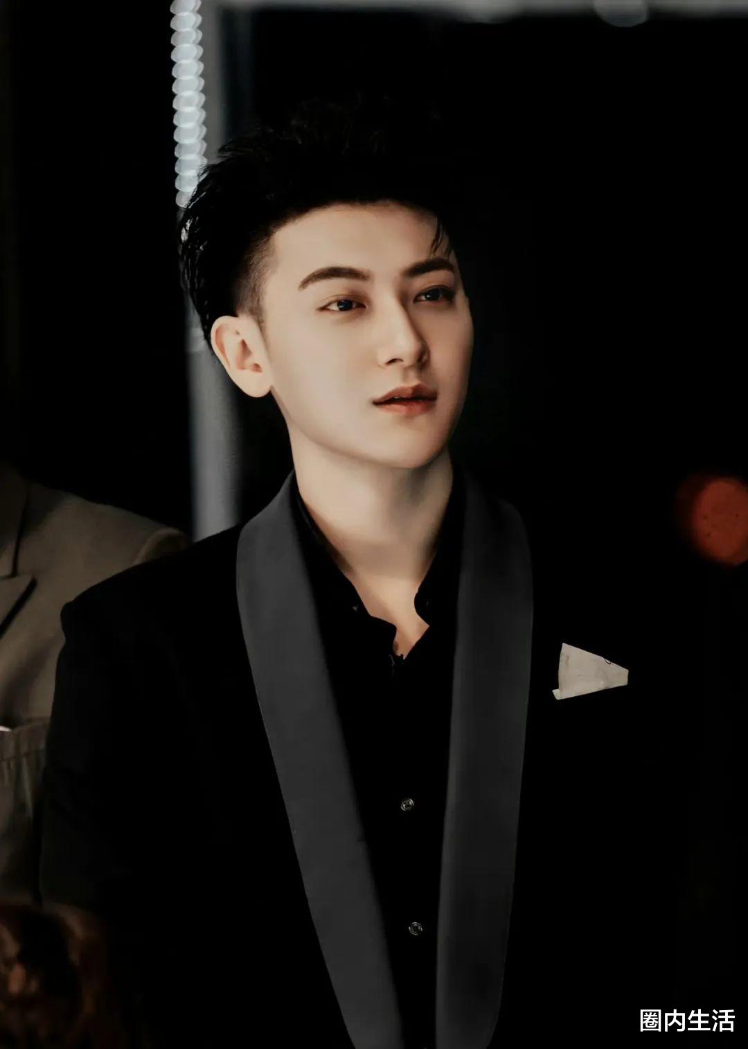 王心凌|何超莲和王心凌也有过节,她认为是王心凌插足了自己的前一段恋情