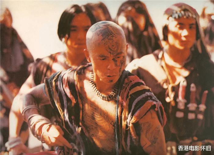 成家班|香港影坛10位腿功高手：有人被李小龙揍过，有人曾踢掉成龙一颗牙