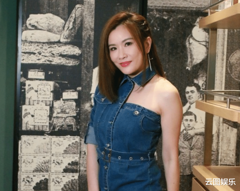 尹峥|51岁亚姐张文慈晒健身照!穿背心身材凹凸有致,细腰长腿太吸睛