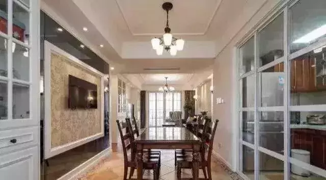 老公坚持在餐厅做电视墙,阳台改为学习区,真是太聪明了,晒晒