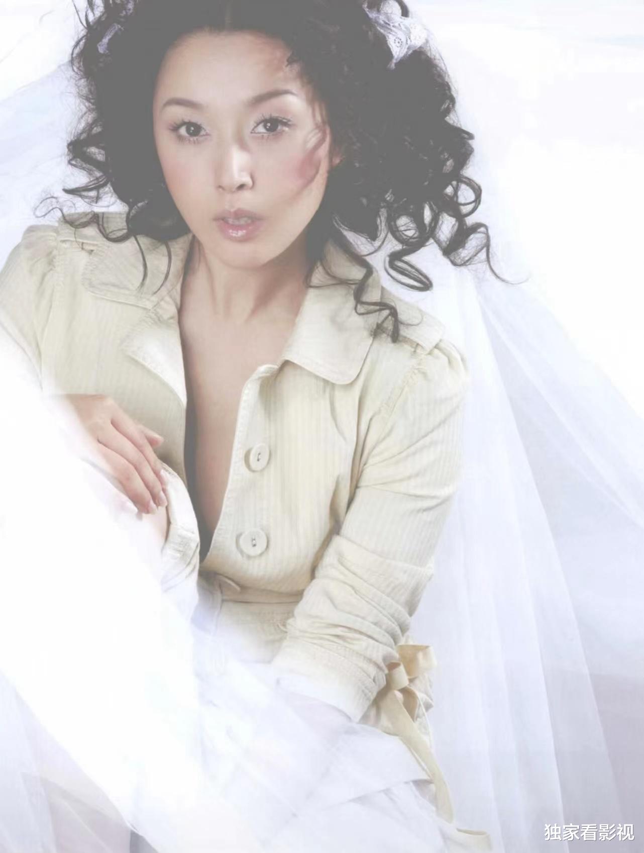 吴磊|50岁孙悦晒出生时老屋，被儿子吐槽像鬼屋，17年前嫁身家10亿富商