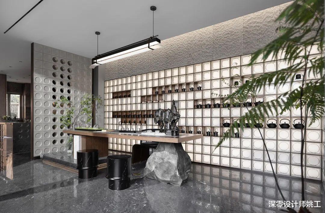 关于吊顶的5个小设计，金属条，线性木条和雕花造型，你家用上哪一个