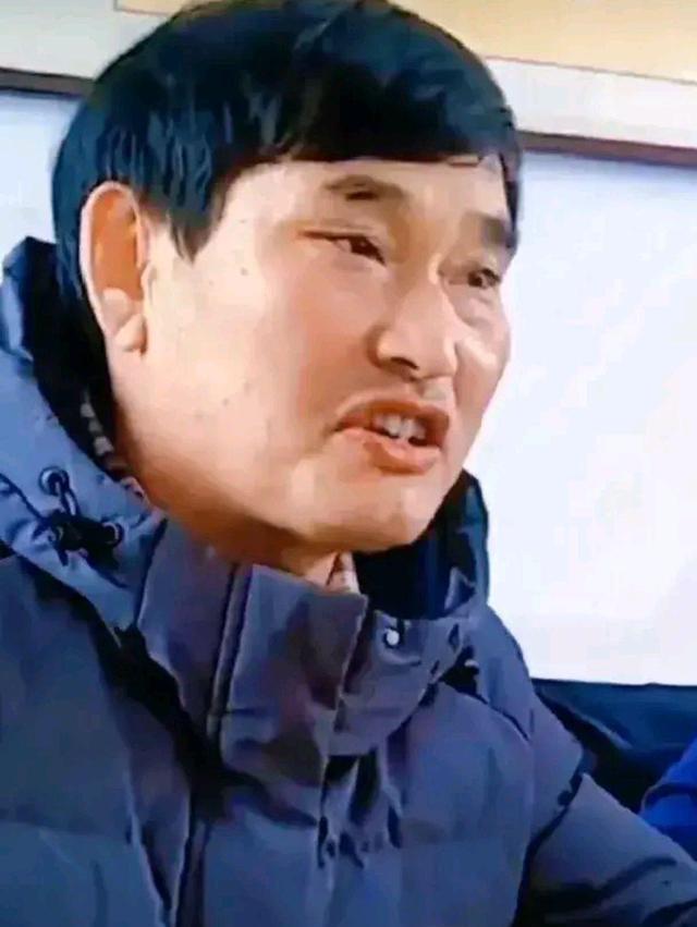 朱之文|大衣哥说起大衣嫂的事儿捂脸叹气，称太累了，等儿女成家就不唱了