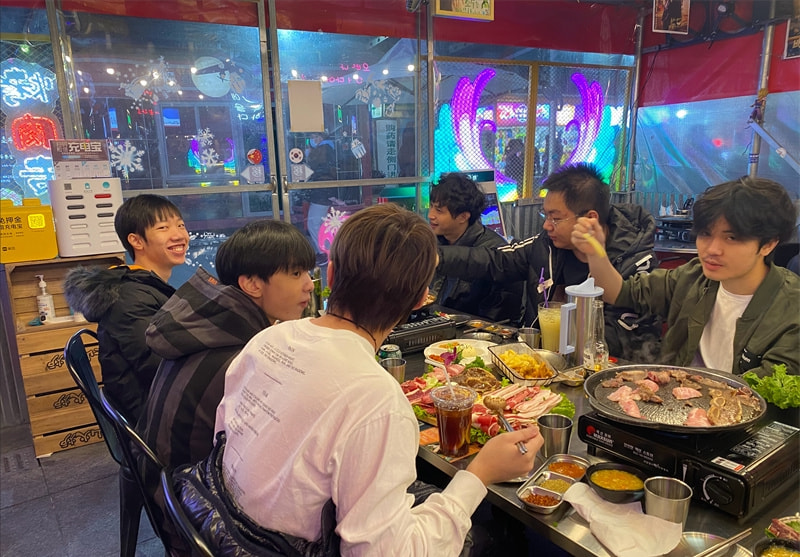 饭否|QM老将在线求职，GFY发长文深夜道歉，700场的“鸡笼哥”尚能饭否