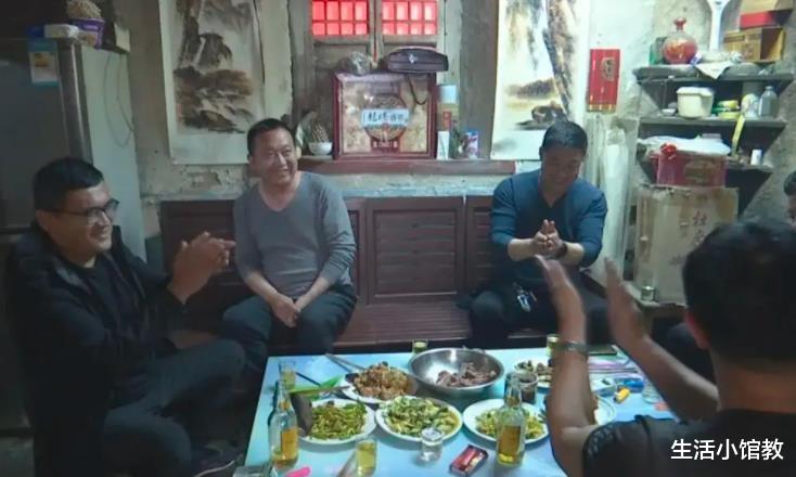 农村那些“晚餐喝上2两酒”的人,如今是否还健在?现在看还不晚
