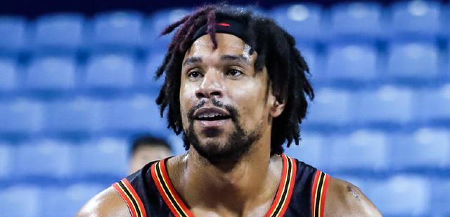 山东男篮|输6分！小鲨鱼13+13翻江倒海奈特洛伊仅8+2太拉胯徐长锁束手无策
