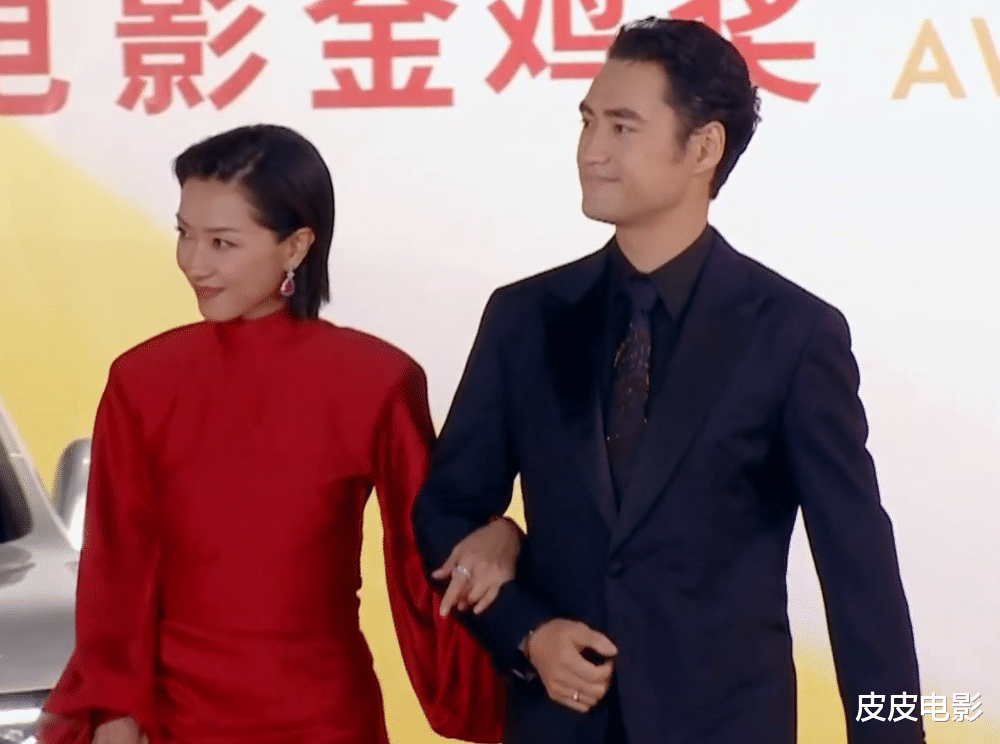 倪妮|齐溪哽咽,朱一龙捂脸,金鸡奖明星表情失控,千娇百媚,真好看