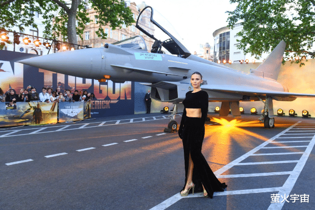 迪丽热巴|《壮志凌云2》英国首映礼,阿汤哥疑似脚蹬内增高,威廉王子鞋子暗藏小心机