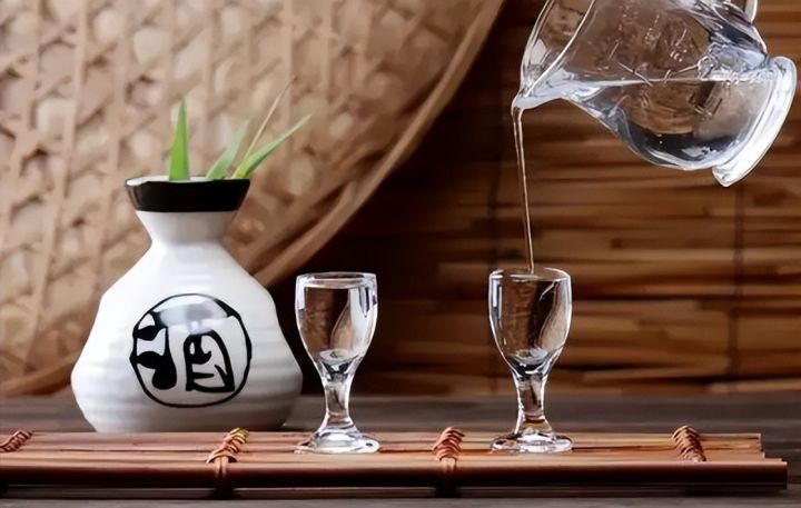 |喝酒的意义,不单单是为了口腹之欲,它可能是为了其他东西