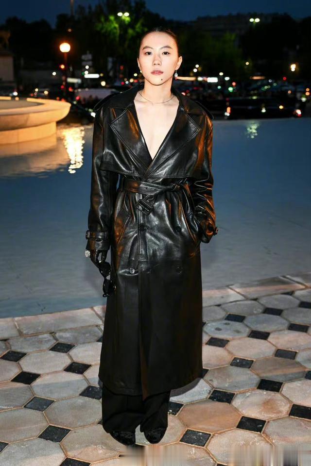 王菲|王菲简评窦靖童时装周造型