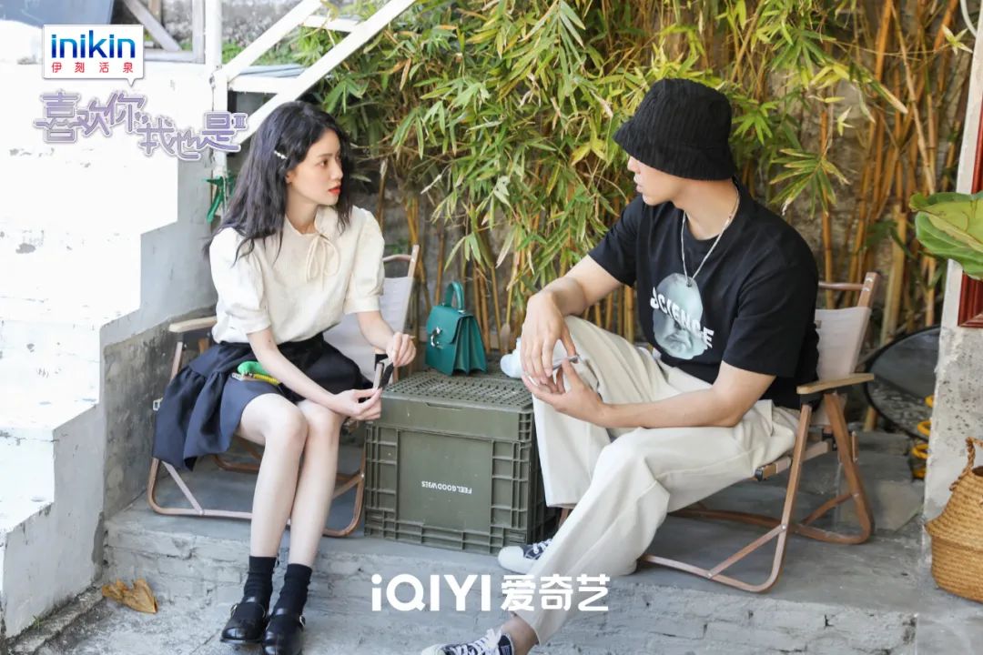 |三人约会，TA 却连连“避退”？只因他们互动太甜了！