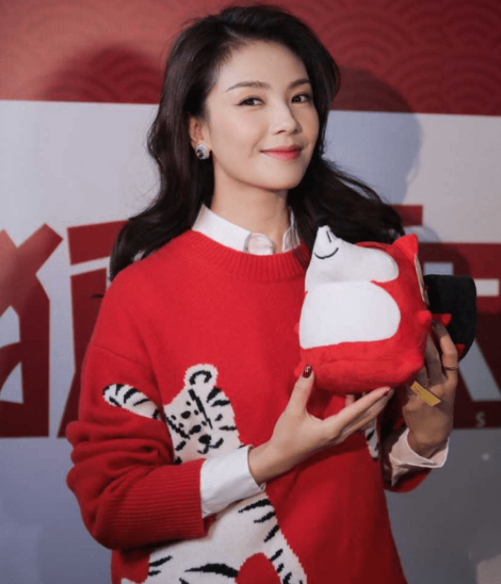 刘涛|刘涛传婚变后首谈丈夫王珂,透露参加春晚后回家和老公孩子过年