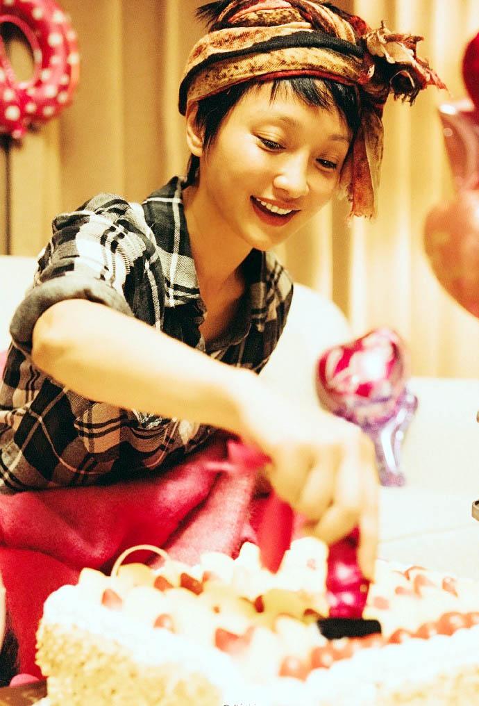 周迅|周迅:离婚让父母心痛,现在的爱情又让父母提心吊胆