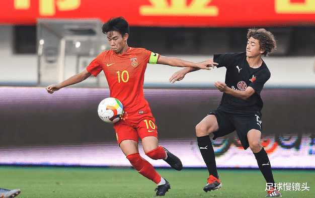 西班牙队|伟大的2-0！中国足球新星破门+助攻，比武磊出彩，前女友：渣男