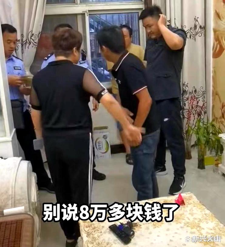 安徽男子欠农民工8万工资被执行,妻子急跺脚:别说8万,80万也给