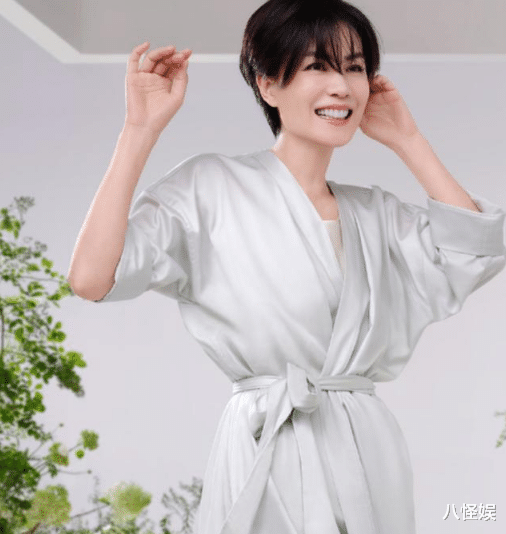 王菲|李亚鹏结婚当爸,前妻王菲身陷争议,工作室淡定回应:弃博七周年