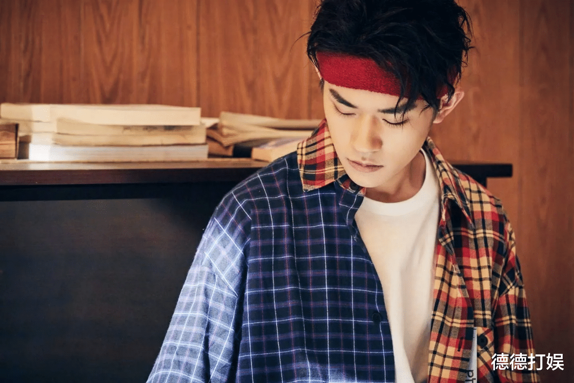 易烊千玺|易烊千玺“梦想就是让梦里想做的事醒来后努力去实现！”