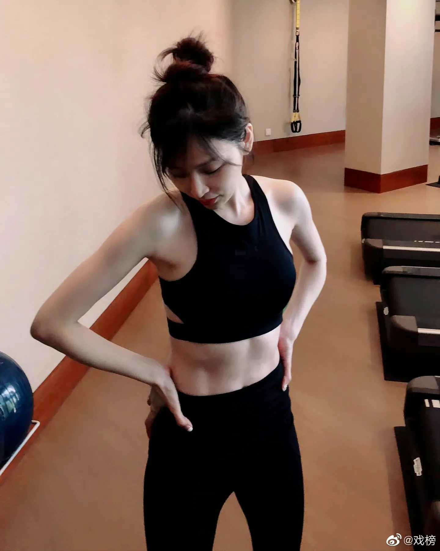 王心凌|曾经的甜心教主王心凌登上热搜网友看后直呼：“这确定是快40？说是18我都信”