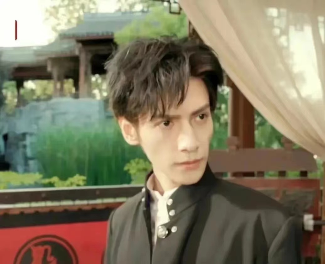 罗云熙|罗云熙近照曝光成纸片人，脸颊凹陷瘦脱相，网友直呼太吓人