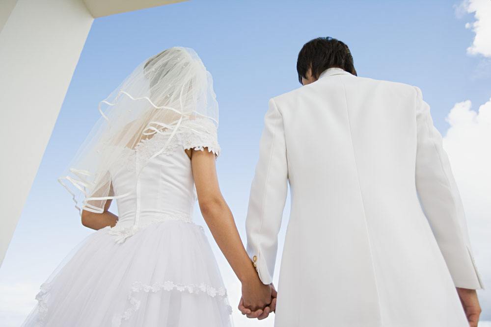未见面转账20万:32岁单亲妈妈带3个孩子赴约,相识120天嫁未婚帅哥!