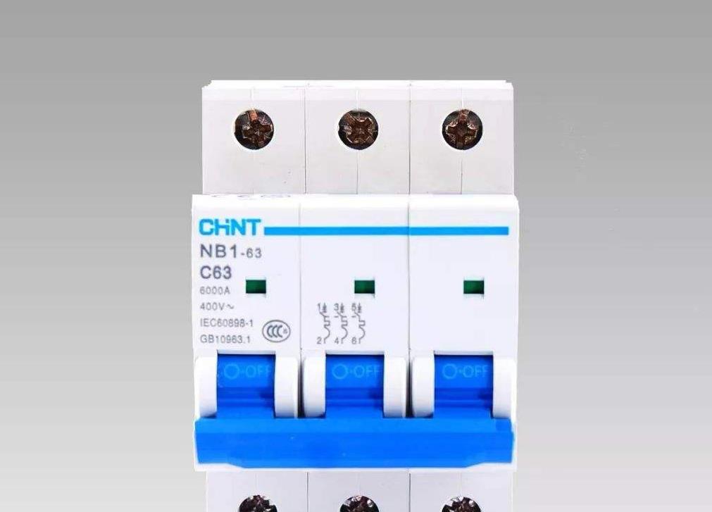 家里改造电路,空气开关要选对,空气开关的C型和D型要区分清楚