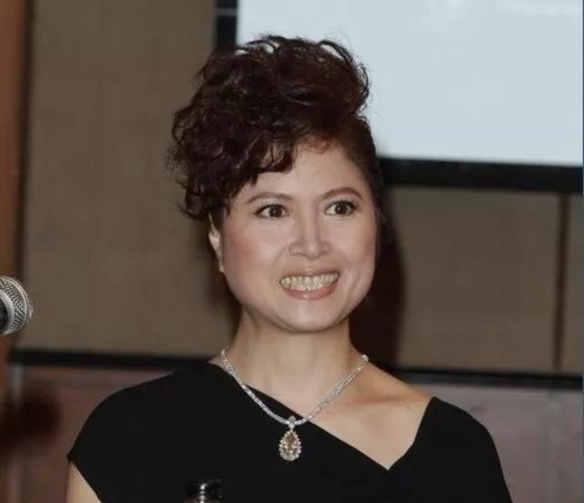 董洁|“花期太短”的10位女星，当初惊为天人，再见毫无灵气，沦为路人