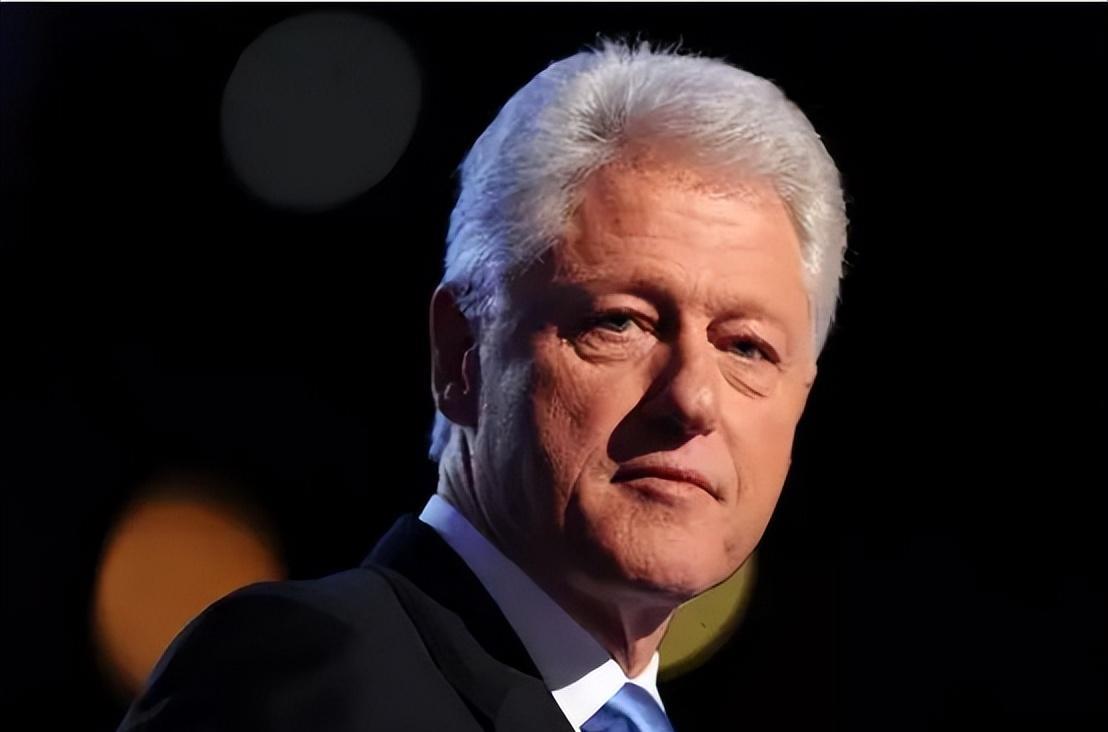 克林顿|73岁克林顿像小孩模样，希拉里发他小时候的照片送祝福，岁月匆匆