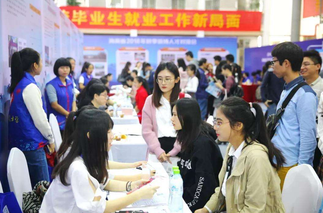 hr|“请证明你奶是你奶”,杭州一女生请假被HR刁难,处理结果已出