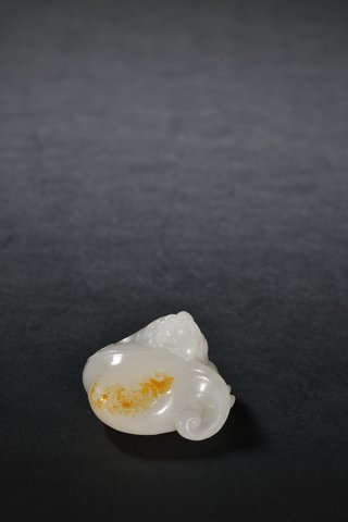 翡翠|和田玉籽料鱼化龙把件