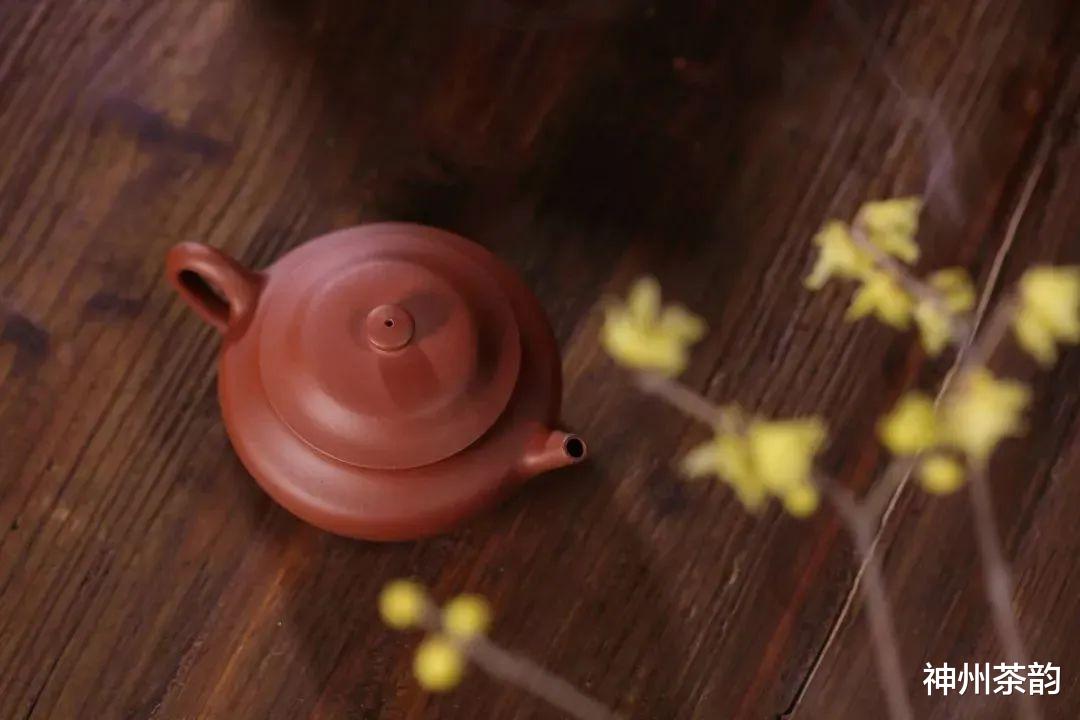 粉彩|为何用紫砂壶泡茶更显优势?