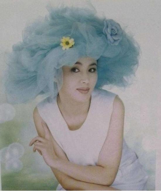 于小慧|演员于小慧:没出月子被迫离家,单亲妈妈35年,风光背后有眼泪