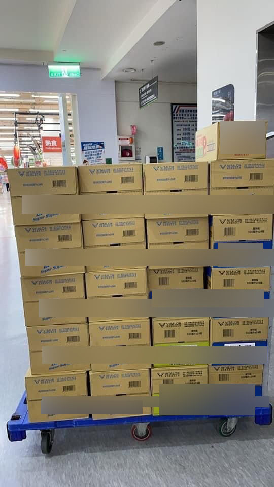 林志颖|林志颖“救命恩人”收到的感谢礼物曝光:21箱饮料和24杯奶茶