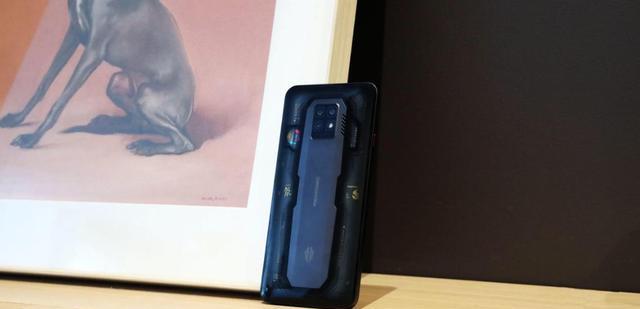 旗舰机|仅7499元，24G+1TB大存储！空间五年用不完，多少人识货？