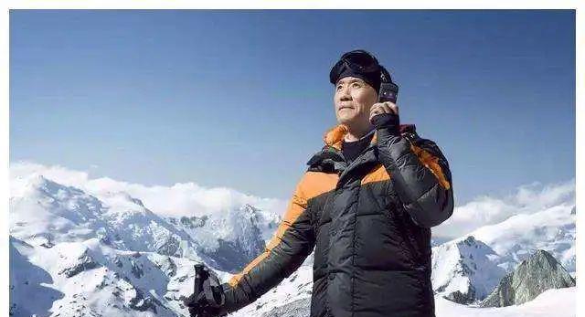 珠峰|71岁王石登上珠峰：每天跑步游泳加健身，只为将来能陪着女儿出嫁