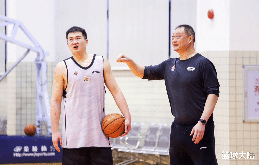 广东男篮|正式离队！广东宏远名将赛季报销，或就此告别CBA