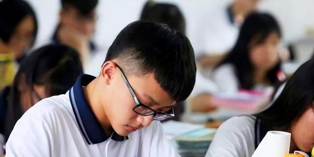 连体裤|这4类专业,毕业后好找工作,就业工资也不低,且更容易就业